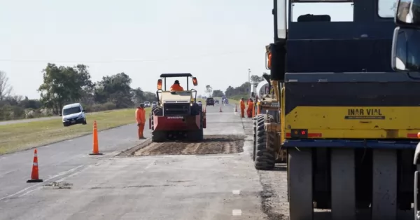 Se profundizan los trabajos de mantenimiento y reparación en la autopista Rosario – Santa Fe