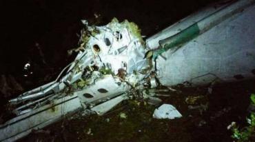 Se estrelló el avión en el que viajaba el equipo Chapecoense de Brasil: 76 muertos
