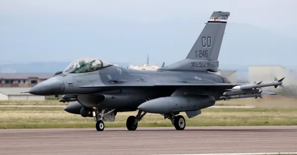 Argentina firmó un convenio con Dinamarca para adquirir aviones de guerra