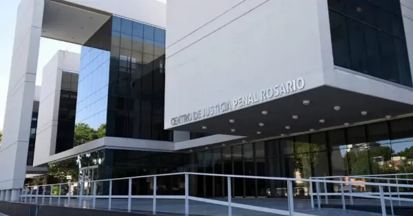 Detuvieron en Puerto San Martín a Jésica “La Fea” González y a su banda de vendedores de drogas