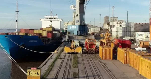 Despidieron a un portuario y amenazó con tirarse de una cinta transportadora
