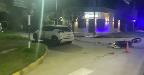 Un joven resultó herido tras chocar con su moto en bulevar Urquiza de San Lorenzo