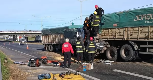 Un camionero murió en un triple choque en Circunvalación de Rosario