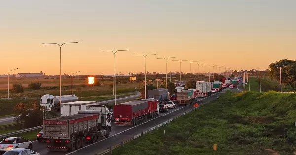 Habrá restricción a la circulación de camiones por el fin de semana largo