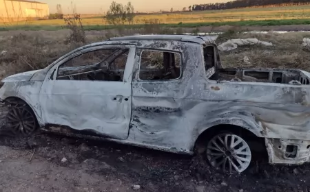 Beltrán: apareció una camioneta quemada que habría sido robada en Ibarlucea