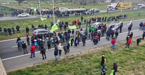 El reactor nuclear argentino CAREM-25 está paralizado y sus trabajadores cortaron Panamericana en Zárate