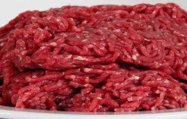 Prohíben comercializar la carne envasada picada “Los Cumpa”