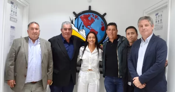 “La Dama de Hierro” colombiana visitó la Cooperativa Portuaria puertense y valoró el programa contra adicciones