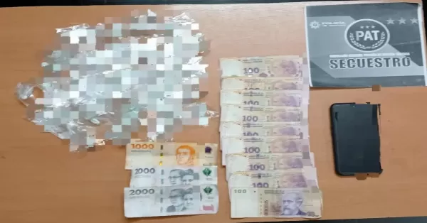 Un adolescente de 16 años fue detenido en Puerto San Martín con envoltorios de droga 