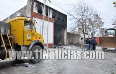 Quedaron sólo cenizas tras el incendio en Subotín