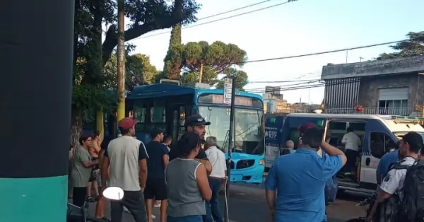 Convocaron a un paro de colectivos tras la balacera al chofer de la línea K en Rosario