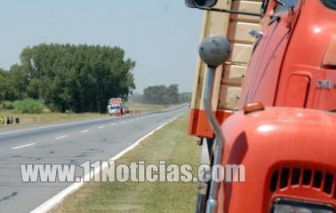 Fatal colisión entre un camión y una motocicleta