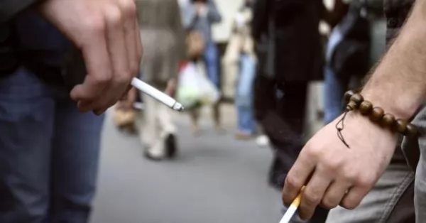 El Concejo de Rosario discutirá prohibir el cigarrillo en espacios públicos