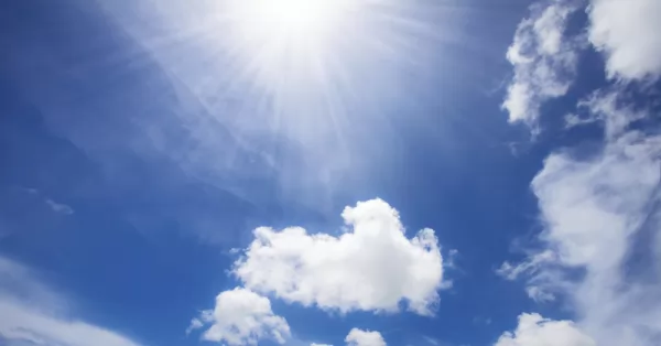 Sigue el viento fuerte en este lunes soleado