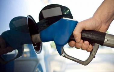 YPF aumentó casi un 5 por ciento los combustibles