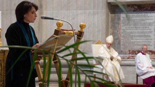 El Papa Francisco permite que las mujeres accedan a cargos ministeriales