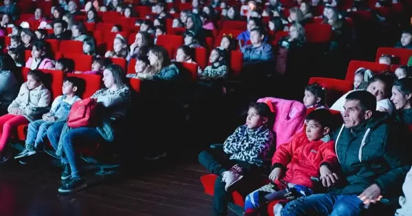 San Lorenzo: miércoles y jueves habrá cine gratuito en el Teatro Aldo Braga con pantalla gigante