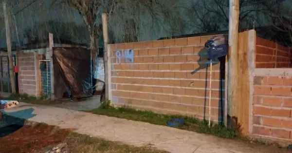 Femicidio en Berisso: asesinó a su pareja frente a su hijo de 7 años y luego intentó suicidarse