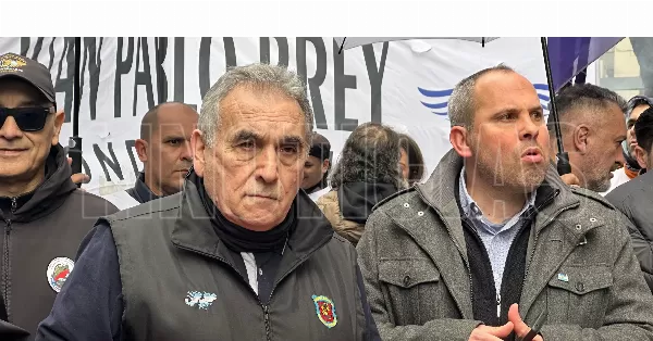 Juan Carlos Schmid: “lo que ha sucedido en el Congreso es un gesto de compensación por la cantidad de errores que se han cometido”