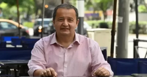 Carlos del Frade presenta su nuevo libro en San Lorenzo: una invitación a pensar y debatir el presente