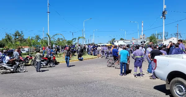 Continúa el reclamo de aceiteros: cortes y desvíos en el ingreso a San Lorenzo  