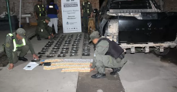 Gendarmería decomisó 59 kilos de cocaína escondidos en una camioneta con doble fondo