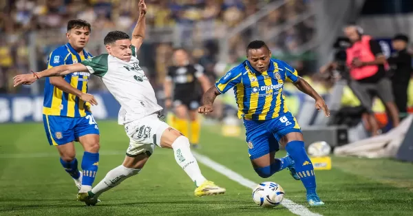 Central lo ganó en la última pelota y desató la locura en Arroyito con un triunfo clave ante Sarmiento