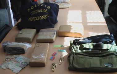 Secuestran casi cinco kilos de marihuana en Santa Fe