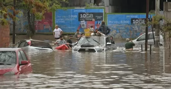 Preocupación por un alerta por tormentas en Bahía Blanca: suspenden clases y transporte público