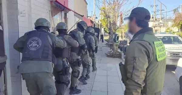 Santa Fe: 16 allanamientos y cuatro detenidos tras operativo contra banda narco sicaria