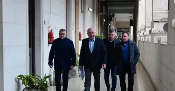 Paritarias Santa Fe: UPCN aceptó la oferta salarial del gobierno para los estatales que ya fue superada por la inflación