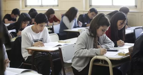 En Santa Fe, el 52 por ciento de estudiantes secundarios adeudan materias