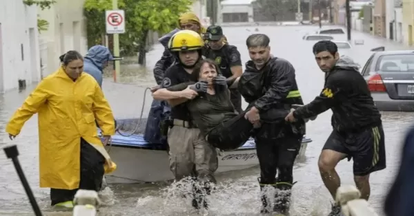 Temporal en Bahía Blanca: 12 muertos, destrozos y más de 1.300 evacuados