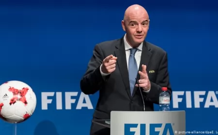 El presidente de la FIFA insistió con la idea del Mundial cada dos años comparándolo con el Super Bowl 