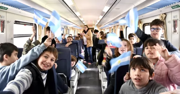 Inauguraron en Andino una nueva parada intermedia del tren que une Retiro con Tucumán