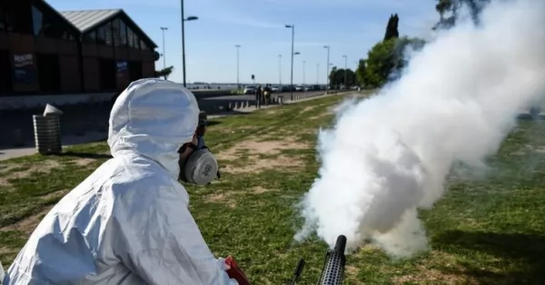 Rosario intensifica las fumigaciones en los espacios verdes con cronograma de trabajo