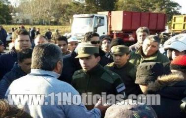 #AHORA: Gendarmería intenta desactivar el corte de autopista