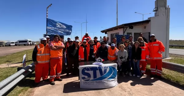 Trabajadores Viales Nacionales realizaron un abrazo simbólico contra el desfinanciamiento de Vialidad Nacional