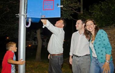 Barrio Mitre sumó otras 6 cuadras de iluminación