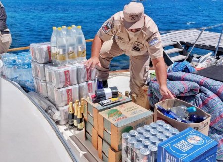 Fiesta clandestina: detuvieron una embarcación sobrecargada de alcohol y personas