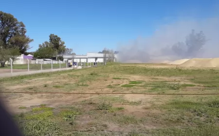 Incendio en un galpón en inmediaciones de la arenera de Capitán Bermúdez