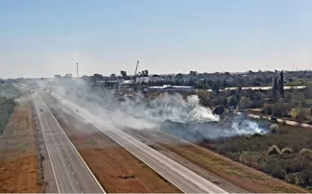 Precaución en Autopista Rosario Santa Fe por incendio de basural 