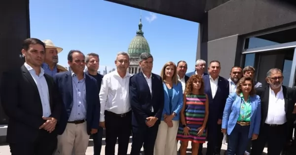 Intendentes de todo el país se reúnen en Rosario con la presencia del ministro Guillermo Francos