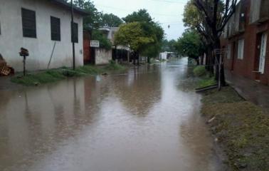 Cayeron más de 100 milímetros de agua en la región y aparecieron los problemas