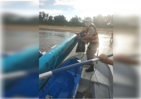 Prefectura rescató a dos kayakistas en Arroyo Seco
