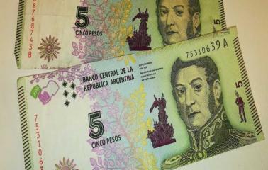 Los billetes de cinco pesos saldrán de circulación en febrero