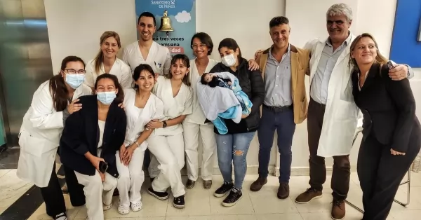 Médicos rosarinos realizaron un trasplante hepático a un bebe prematuro