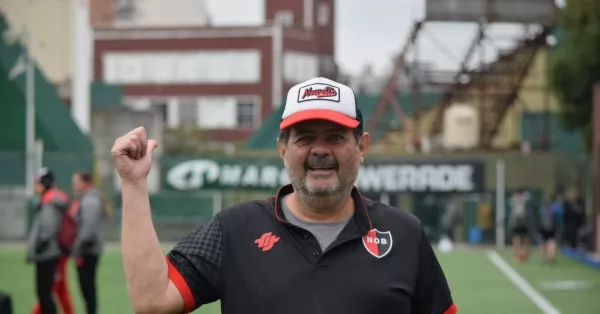 Miguel Fullana, técnico del fútbol femenino de Newell’s, fue despedido tras el clásico rosarino