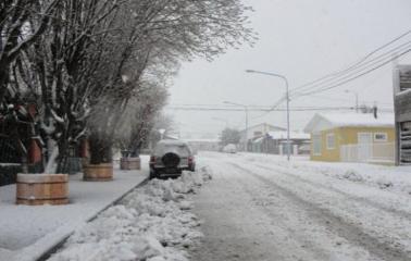 Nieva en Ushuaia a un mes del verano 