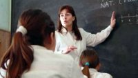 Media sanción al pago de un bono a docentes reemplazantes